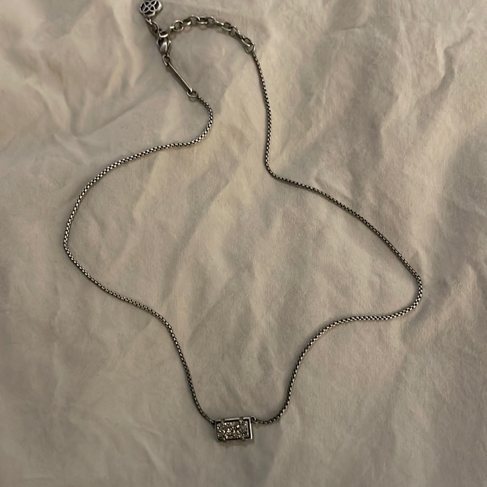 Kendra Scott necklace